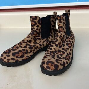 Glaze Leapord Print Boot, Size 8.5, NWOT, MAKE AN OFFER!!!